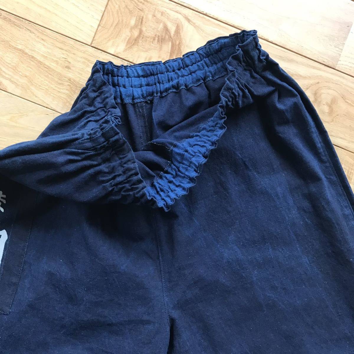 木綿 古布 着物リメイク 藍 古裂 襤褸 印半纏のワイドパンツ 藍染 | Nyaoko