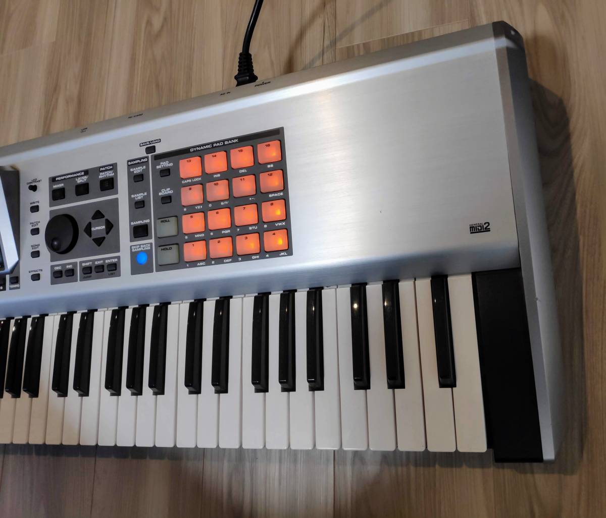 ★Rolandローランド シンセサイザー FANTOM-X7 (XV-5080音色フラッシュカード付き）_3