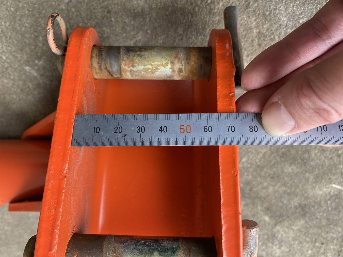 クボタ 中古 培土器金具 トラクターパーツ 培土ヒッチ 取付金具 ブラケット クボタトラクターL2201DTより取り外し_4