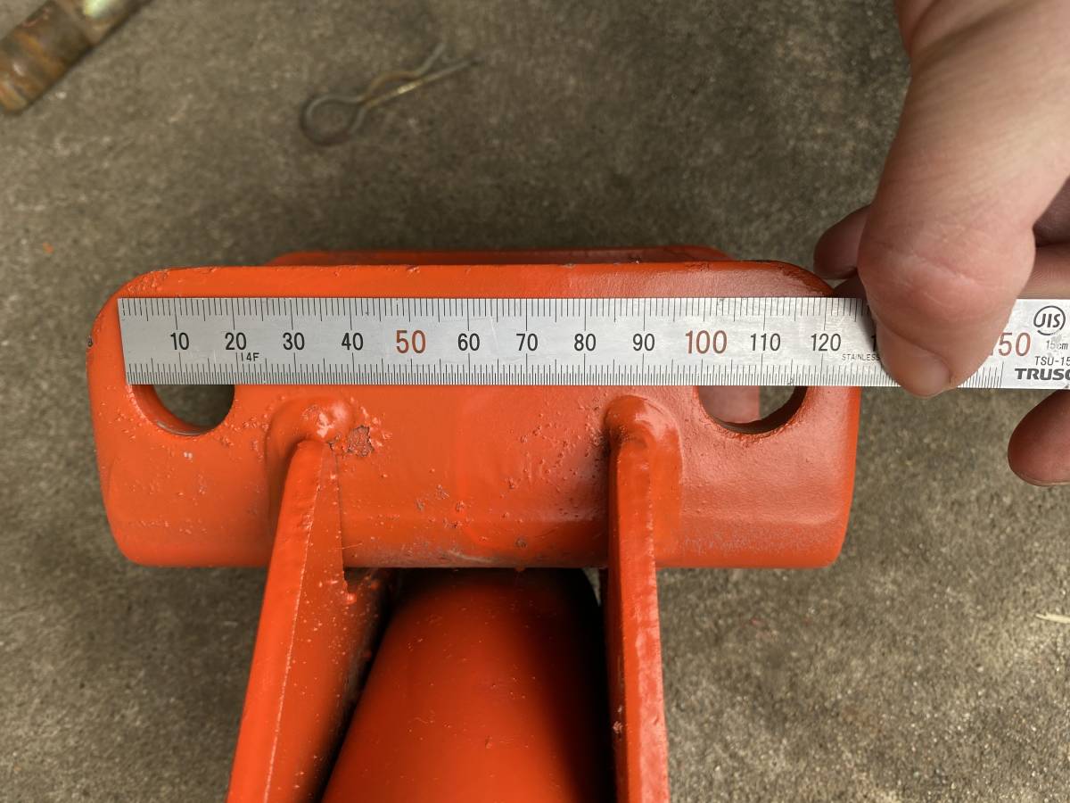 クボタ 中古 培土器金具 トラクターパーツ 培土ヒッチ 取付金具 ブラケット クボタトラクターL2201DTより取り外し_5