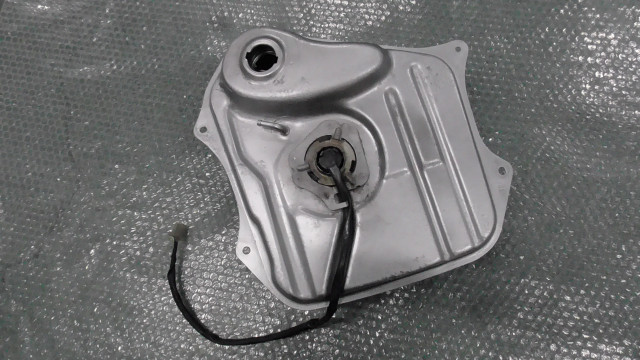 ライブディオJ　AF34-3007xxx　の　ガソリンタンク *1617939365　中古