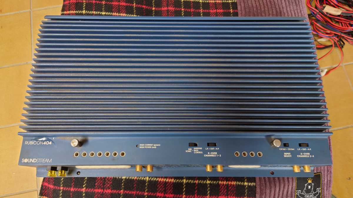 SOUNDSTREAM RUBICON404 パワーアンプ サウンドストリーム 動作未