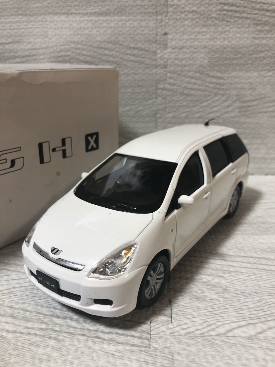 【格安，HOT】 1/24 トヨタ 初代ウィッシュ WISH X カラーサンプル ミニカー 非売品 ホワイトパールクリスタルシャイン(乗用車)｜売買されたオークション情報、yahooの商品情報をアーカイブ公開 - オークファ 乗用車