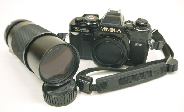 カメラ MINOLTA製一眼レフフィルムカメラ(望遠レンズ付き)