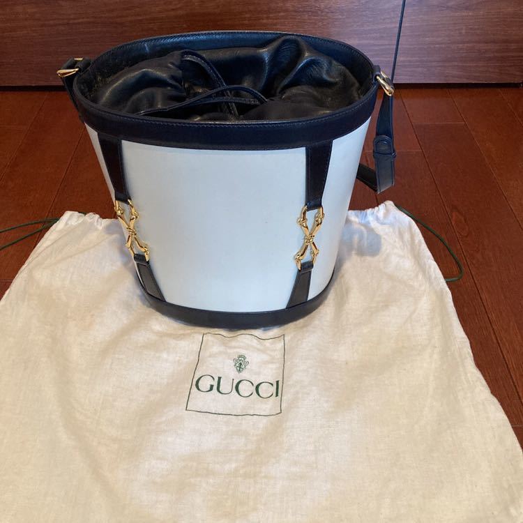 ☆グッチ GUCCI ☆オールド ヴィンテージ 筒形 レザー 装飾飾り 2way ショルダーバッグ 保存袋付き 激レア 巾着タイプ ☆おまけの鏡付き☆