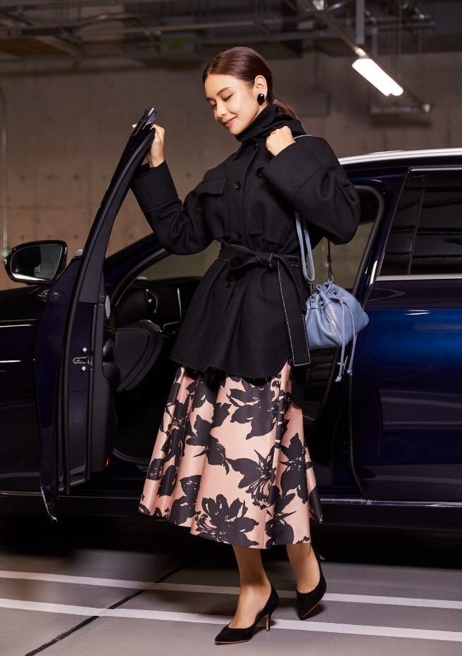 滝沢眞規子さん着 Effe Beams タックフレアースカート ピンク フレアースカート ギャザースカート ロング 売買されたオークション情報 Yahooの商品情報をアーカイブ公開 オークファン Aucfan Com