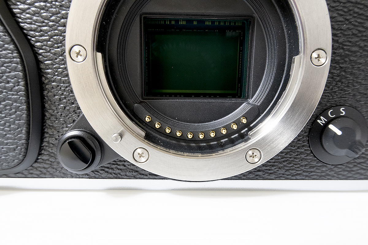 □ FUJIFILM フジフィルム □ X-E1 ボディ○シルバー ○付属品充実 