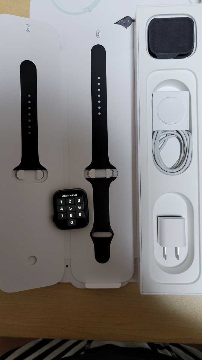 中古　Apple Watch　series5 44mm GPSモデル　スペースグレイ アルミニウム_2
