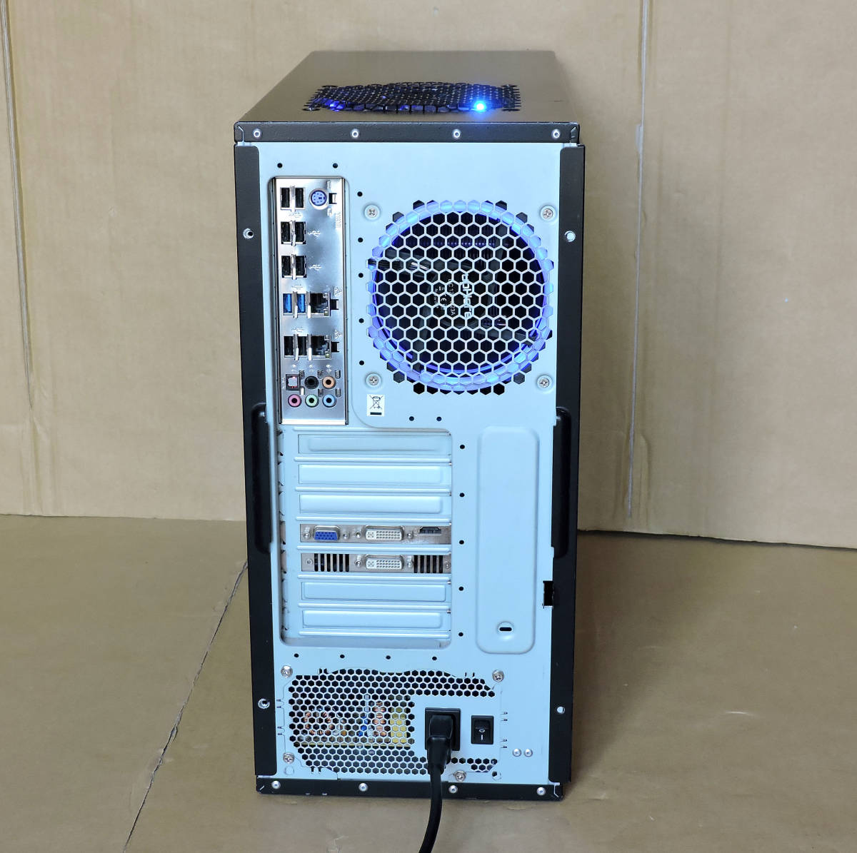 ★ 爆速大容量 ★ モンスターマシン ハイエンドゲーミング 高性能超高速 Xeon (i7-9700K同等) Mem 32GB SSD 480GB HDD 1TB グラボ搭載 ★ _5