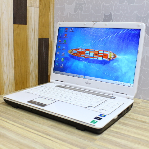 極上品⁄大容量HDD⁄メモリ4G⁄最新Win10⁄HDMI⁄テンキー⁄特典付き 15.6型