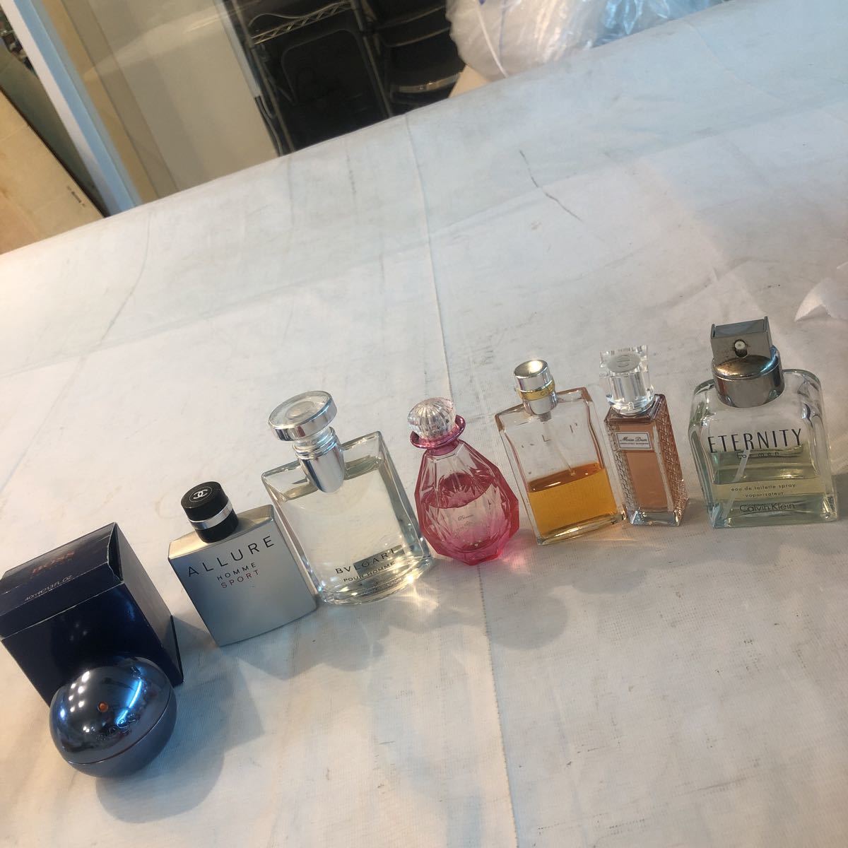  香水 ミニ香水 まとめ34個 ベルサーチ Calvin Klein Chloe ジバンシー グッチ他 100サイズ発送(香水、フレグランス)｜売買されたオークション情報、yahooの商品情報をアーカイブ公開 - オークファン その他