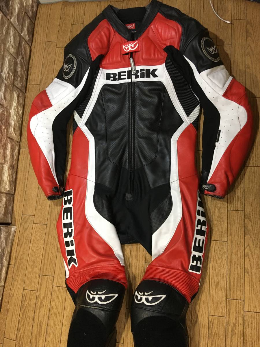 BERIK レーシングレザースーツ 日本サイズのM(表記M) ブーツイン Berik 