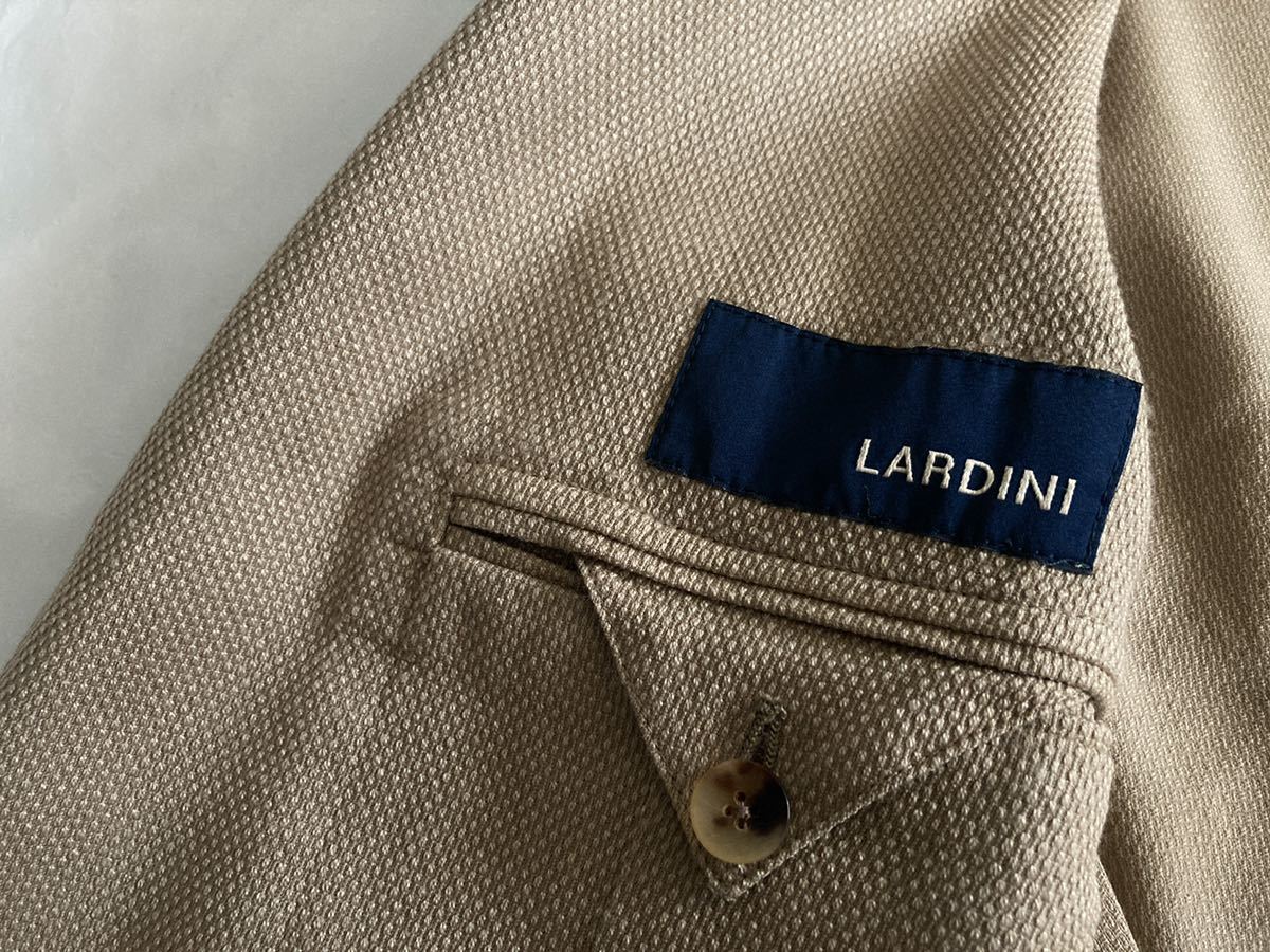 美品 LARDINI 新ロゴ ラルディーニ 44 テーラードジャケット ベージュ