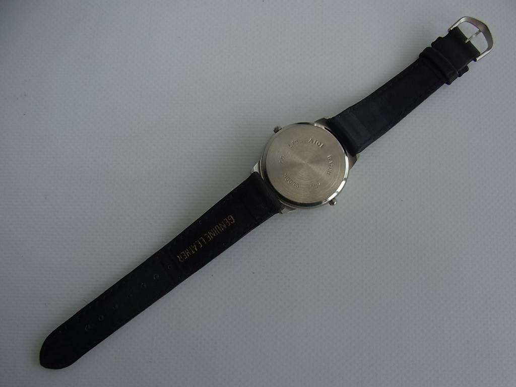 Lucky Strike ラッキー ストライク デュアルタイム Dual Time クォーツ 腕時計 ケース付 たばこ 売買されたオークション情報 Yahooの商品情報をアーカイブ公開 オークファン Aucfan Com