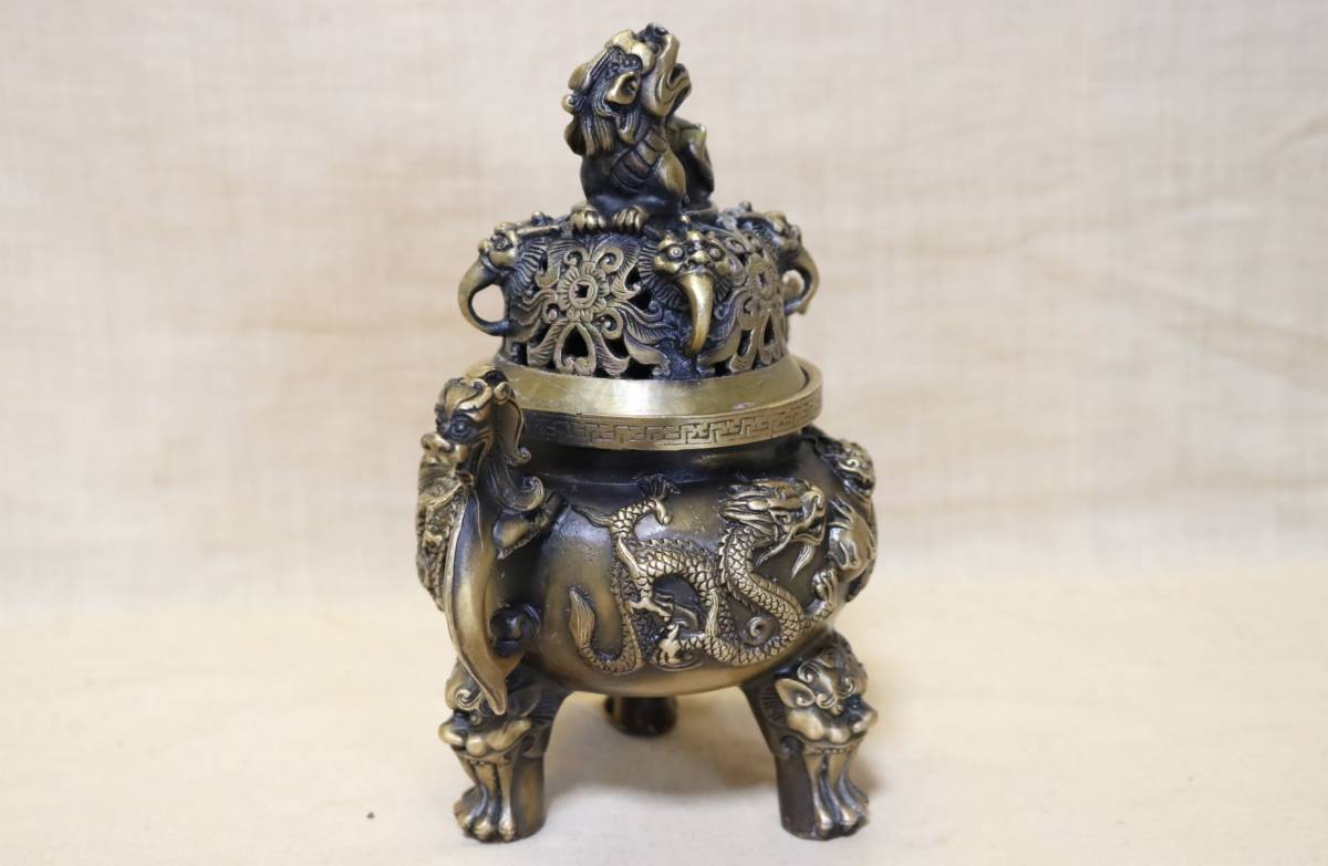 香炉 CS05 二龍戯珠唐獅子三足薫炉 古伊万里（鍋島様式）青磁 JW-C55A | 洗濯機 5.5㎏ ハイアール 全自動洗濯機 Haier ゲーム 炉・香炉 – 燦禾 お香専門店香源