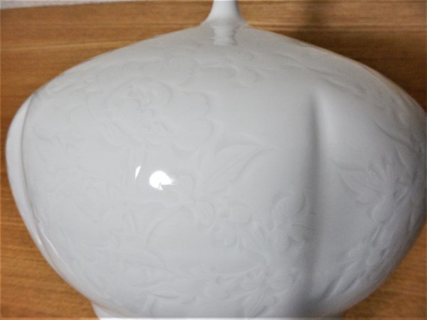 伊万里 中仙窯 白磁壺 中仙恭純 作（中尾恭純）共箱・栞付き