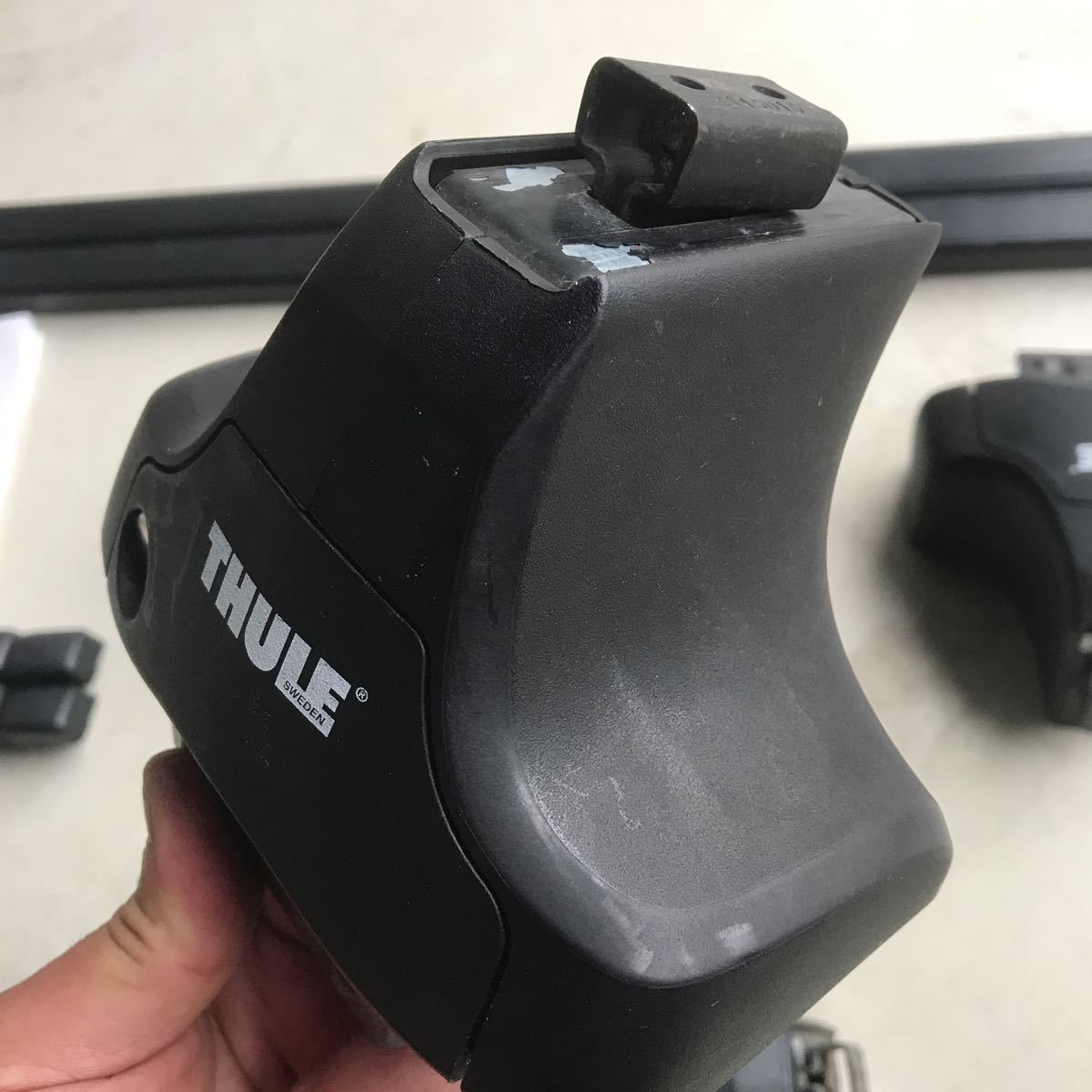 THULE ベースキャリアに取付した事例の紹介 をトヨタアイシス スーリー 