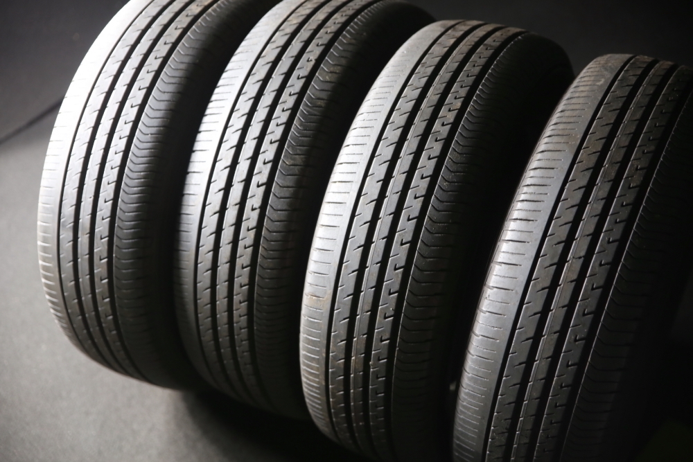 ★バリ山 195/65R15 国産ダンロップ DUNLOP VEURO VE303 ラジアル 2019年製 4本セット 520-4-4