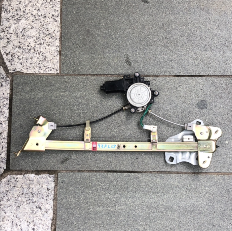 O#930 プリウス DAA-ZVW55 平成30年3月 ダッシュボードスピーカー左右