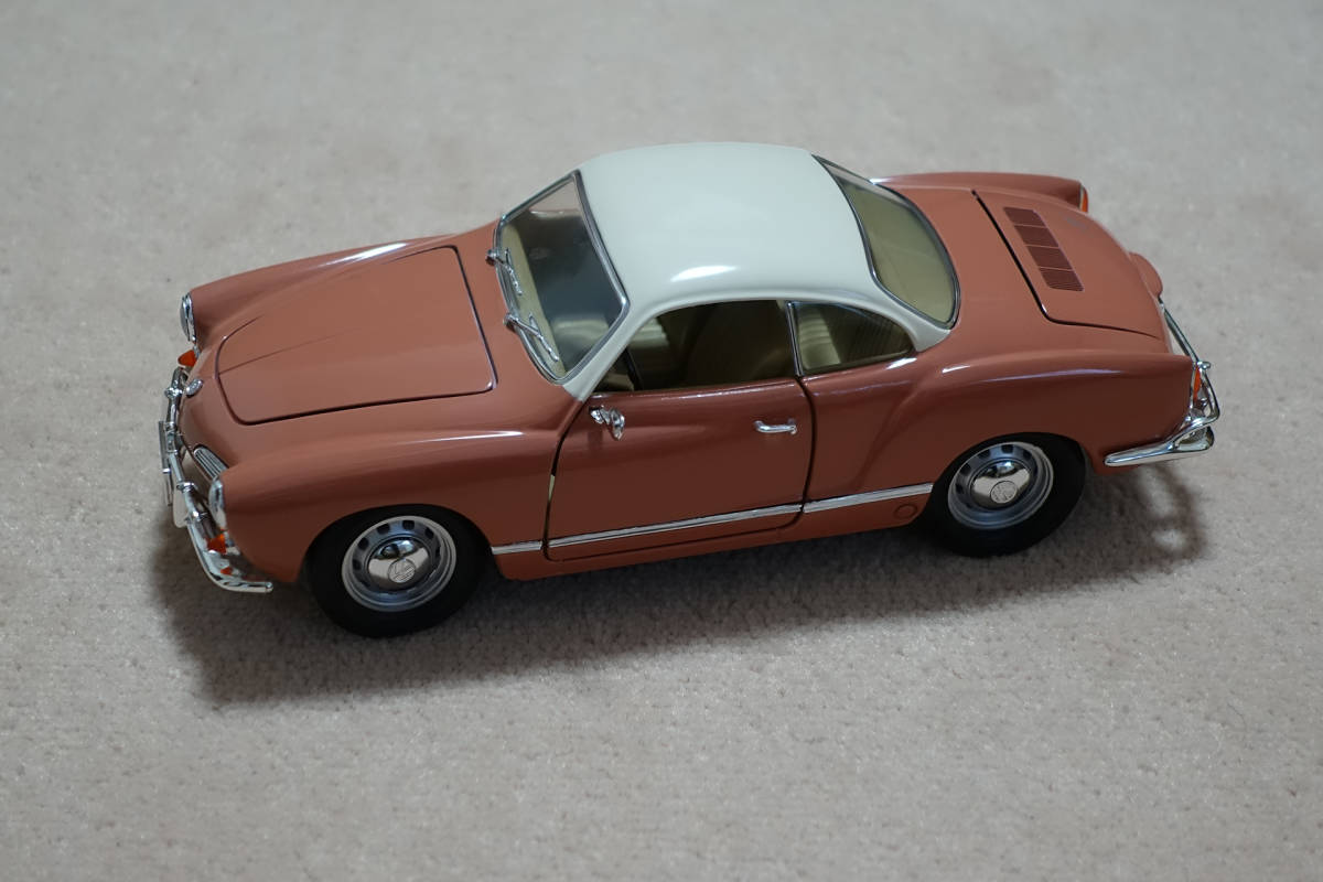 Volkswagen 1966 Karmann-Ghia ミニカー ロードシグネチャー Volkswagen 1966 Karmann-Ghia【メーカー直営】