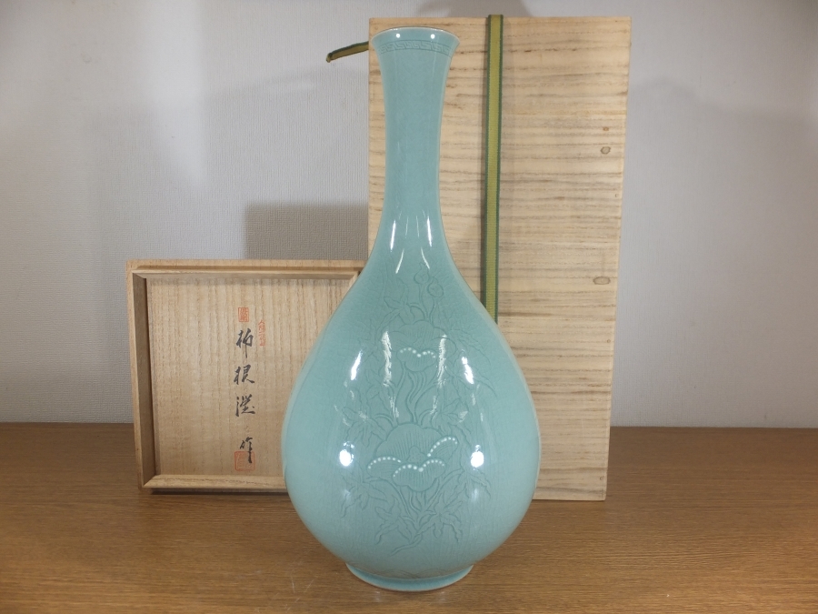 16世紀　高麗青磁白泥象嵌　鉢　直径18.3cm 東K8-0312☆2Fタルオル 16世紀 高麗青磁白泥象嵌鉢 口径19㎝ 東Y7-1003☆2Fトヒサ 【公式通販】