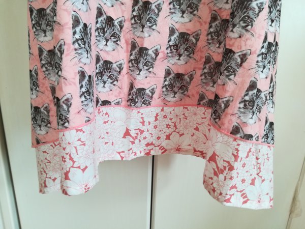 ポール＆ジョー エプロン 猫柄 ☆新品☆ポール＆ジョー/可愛いエプロンX型/生地二枚重ね猫顔総柄