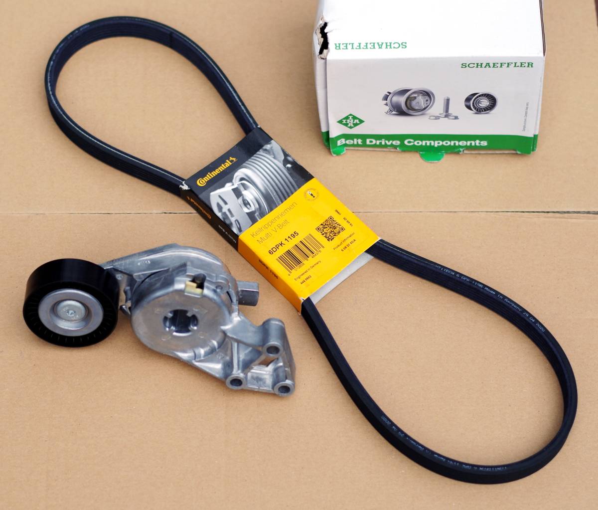 VW ゴルフ4 NewBeetle / AUDI TT(8N)などに 補機ベルト(Continental製)＋テンショナー(INA製) セット 純正採用メーカー品【送料無料】