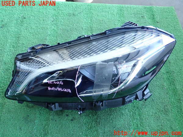 2UPJ-71871132]ベンツ A180(176042) W176 左ヘッドライト LED 中古
