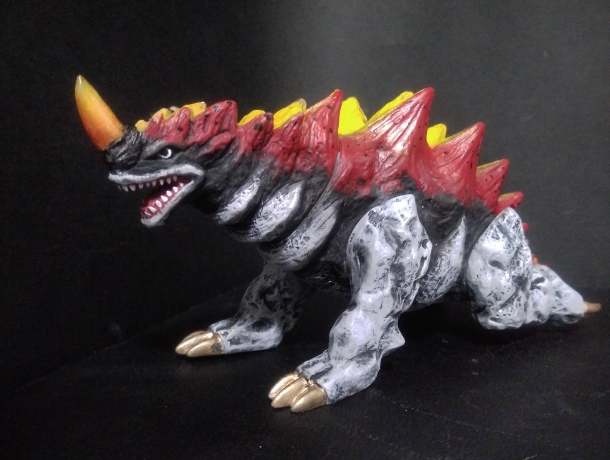 ウルトラ怪獣ソフビ ガクマa 改造リペイント完成品 怪獣 宇宙人 売買されたオークション情報 Yahooの商品情報をアーカイブ公開 オークファン Aucfan Com