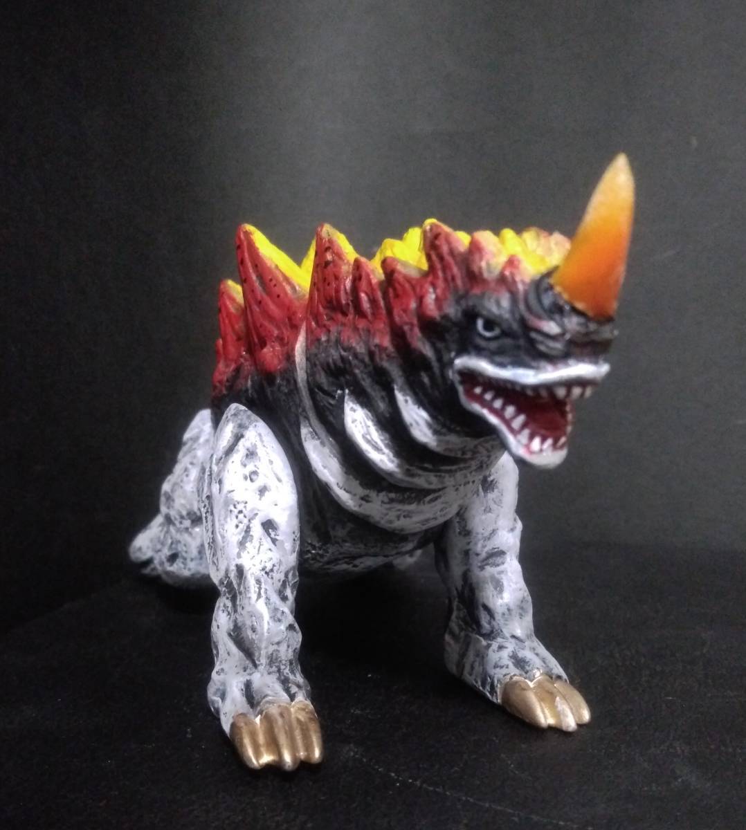 ウルトラ怪獣ソフビ ガクマa 改造リペイント完成品 怪獣 宇宙人 売買されたオークション情報 Yahooの商品情報をアーカイブ公開 オークファン Aucfan Com