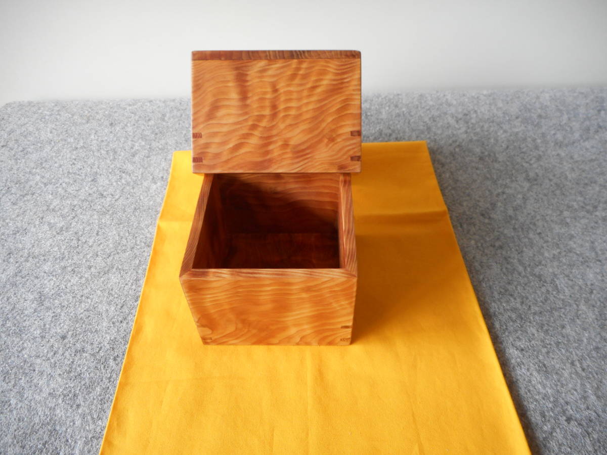 屋久杉 の 駒箱 ハッキリ とした（※（）雷） 虎杢です。 № 1386 虎