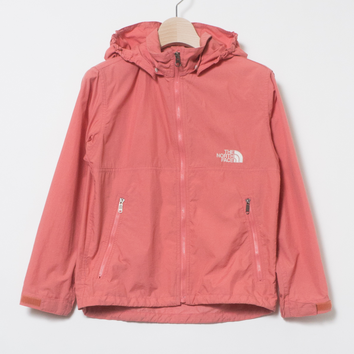 新品　THE NORTH FACE フード付きジャケット 140 THE NORTH FACE フード付きジャケット ノースフェイス サーモン