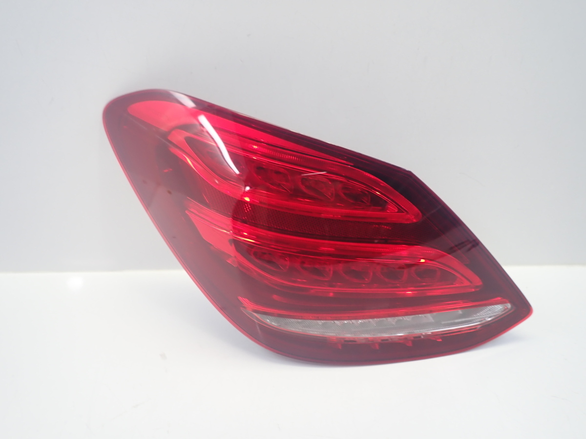 最安値，定番人気 224798/C27 レンズ再生品 ベンツ Cクラス セダン W205 前期 LED テールライト 左 左側 A2059061357 619503 ZGS010(テールライト)｜売買されたオークション情報、yahooの商品情報をアーカイブ公開 - オークフ メルセデス・ベンツ用
