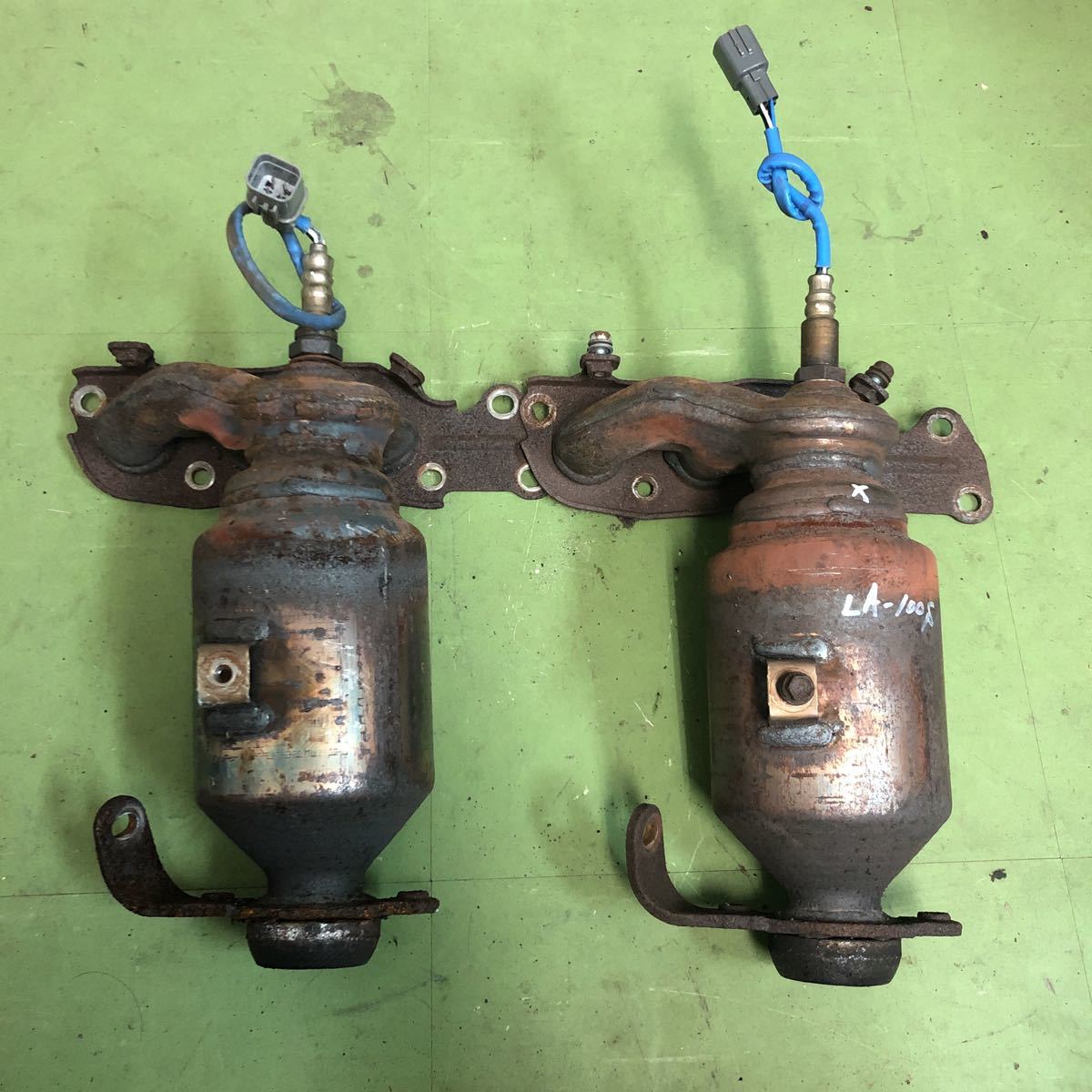 ダイハツ DBA-LA100 ムーヴ 2個 触媒 資源 リサイクル