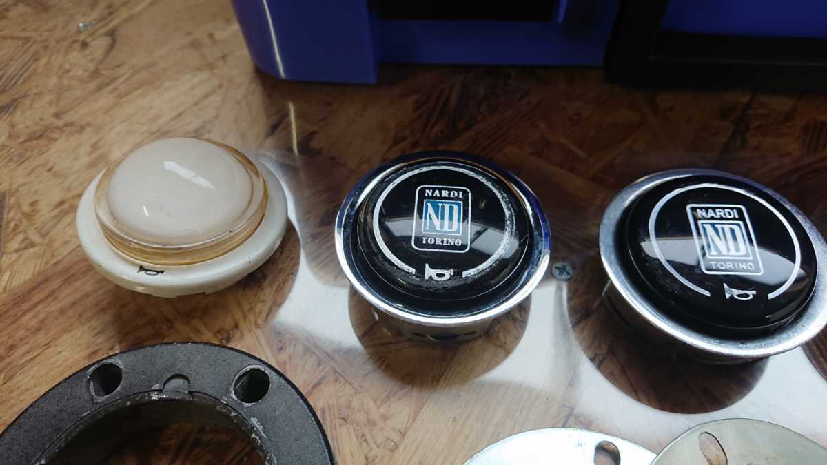 ナルディ NARDI ガラ ステアリング35cm FET⁄ホーンボタン⁄MOMO NARDI