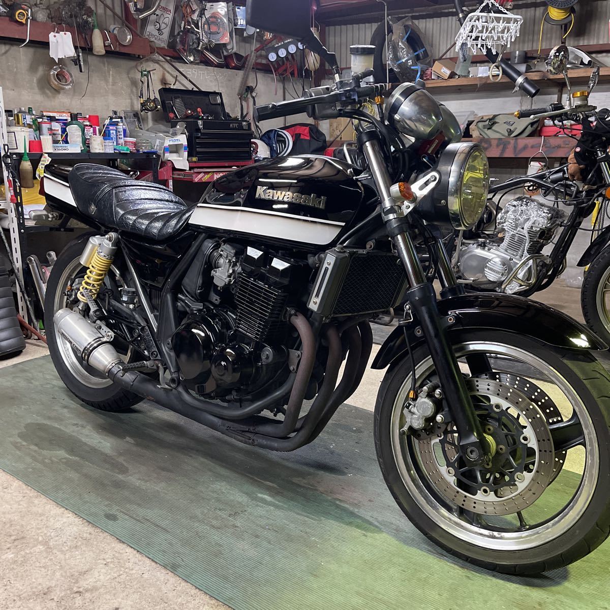 ZRX400 カワサキ - | 中古バイク KAWASAKI – 「zrx400」(251cc-400cc 
