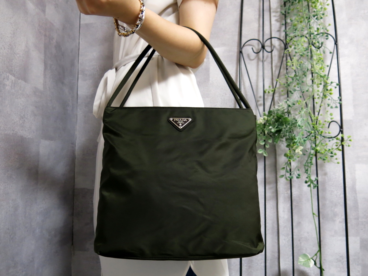 ●超美品●PRADA プラダ●ポコノ ナイロン●トート バッグ●カーキ●イタリア製●肩掛け●B5 収納●書類 かばん●カード付き●Js19650