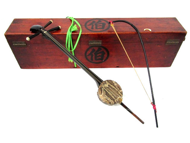 沖縄胡弓 伝統楽器 弦楽器 美品 琉球 胡弓 四弦 縞黒檀 本革 蛇皮