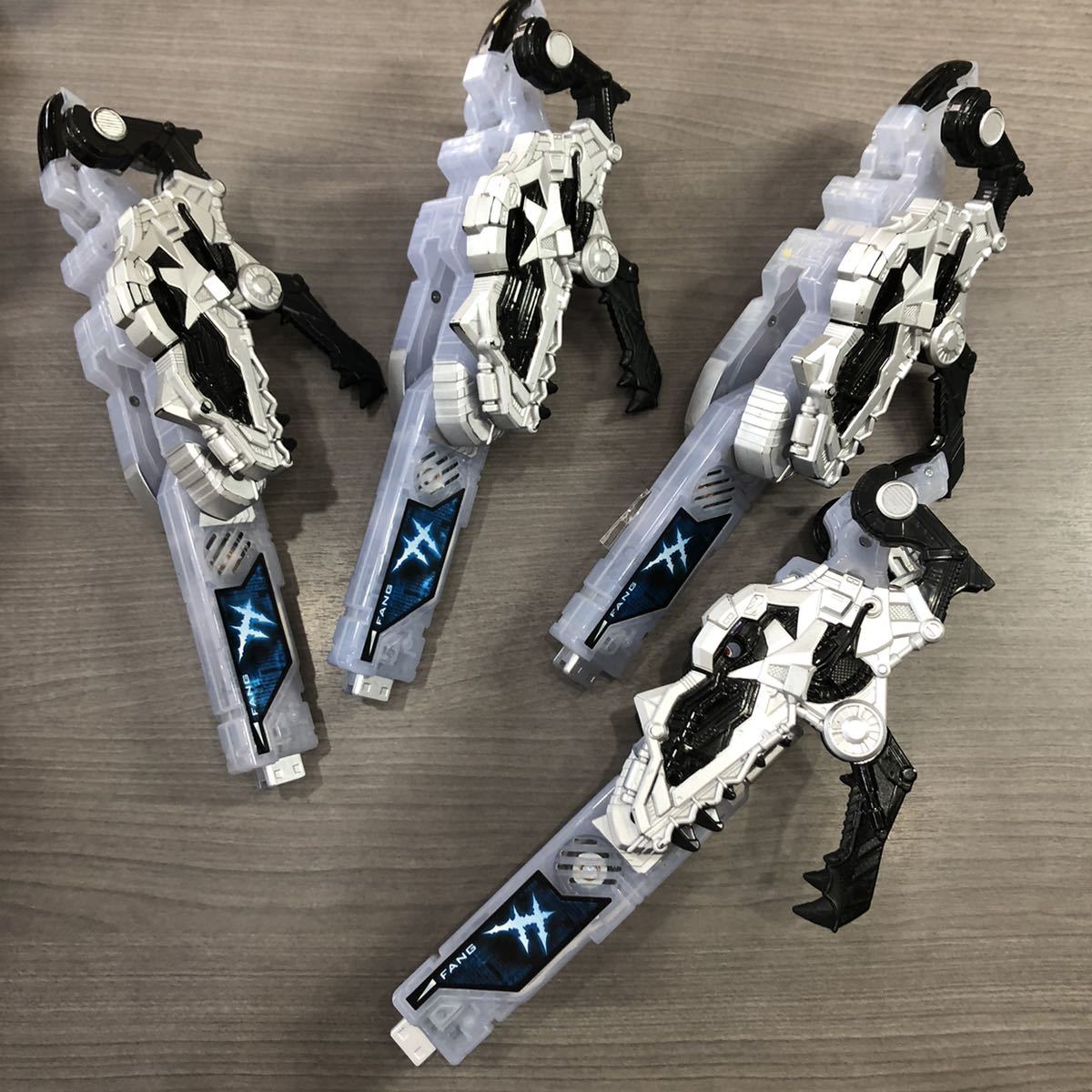 1円～仮面ライダー ダブル DXダブルドライバー 4セット、ファング 