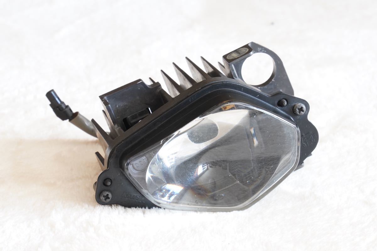 デ*ィ様 ヤマハ　YZF-R1(2015〜2019)純正ヘッドライト YZF-R1 15-19 左側 LED ヘッドライト 純正 2015-2019 YAMAHA ヤマハ