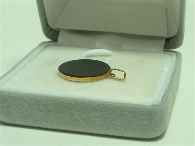 K18⁄エリザベス2世 1971 モチーフ オニキスペンダントトップ 計1 8g