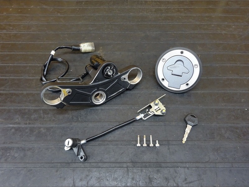 XJR1300 1998年式 POSH リミッターカット 純正イグナイター 他おまけ