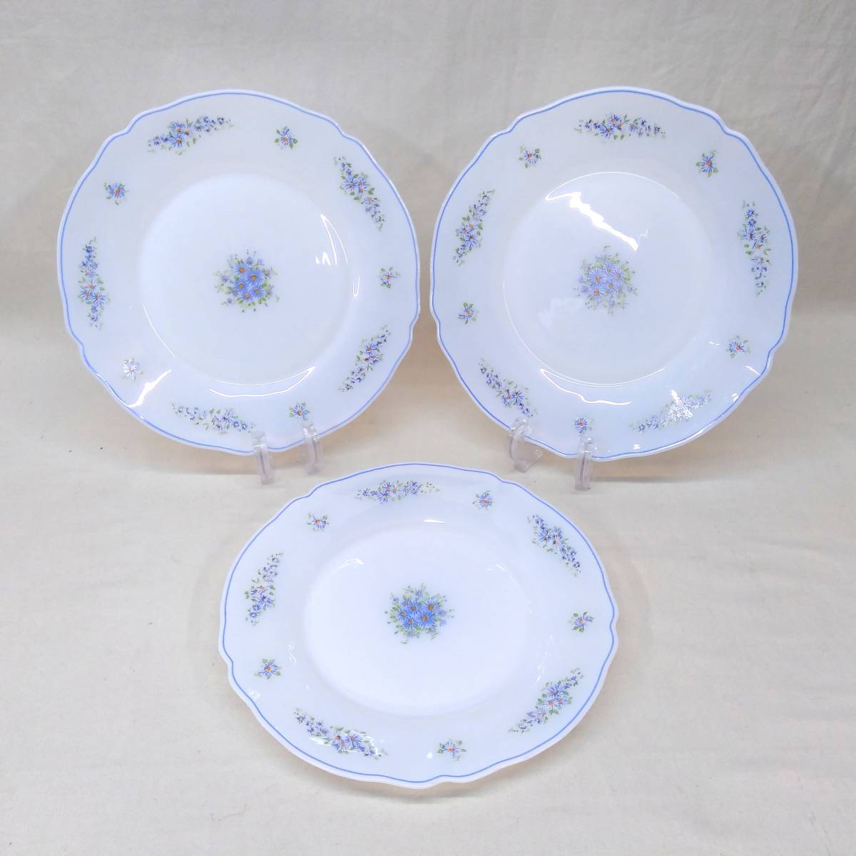 arcopal (アルコパル) ブルーの縁にブルーの花　6枚セット 箱付] arcopal アルコパル 6 assiettes plates プレート 6枚セット 中