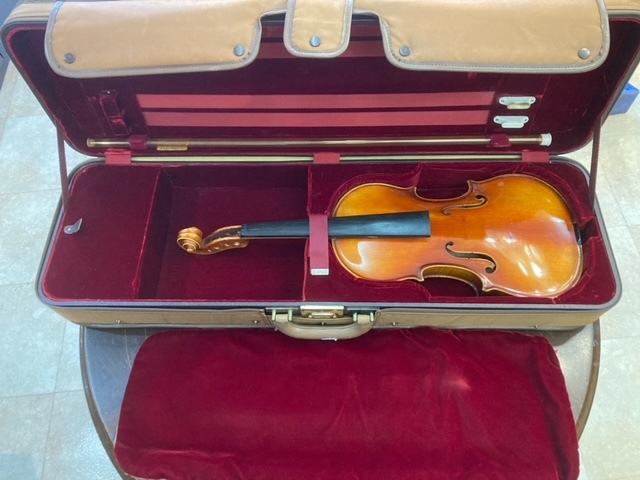 SUZUKI バイオリン 特No.2 4/4サイズ 弦器 ケース付属 Stringed