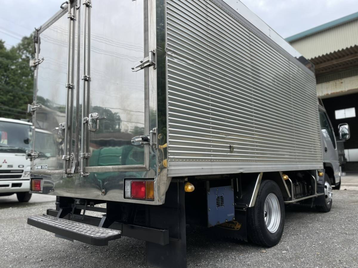 動画有 H18年 いすゞ エルフ Elf 冷蔵冷凍車 北村製作所 東芝 5 ま 設定可 積載2550kg 4 7l ディーゼル スムーサー 兵庫神戸 2tトラック 小型トラック 売買されたオークション情報 Yahooの商品情報をアーカイブ公開 オークファン Aucfan Com