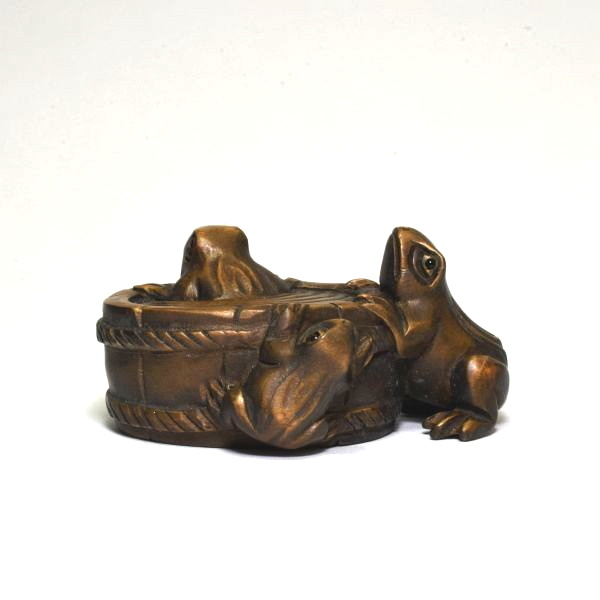 根付 根付 柘植 蛙の親子 黄楊 繊細彫刻 木製 カエル 柘植 蛙の家族 黄楊