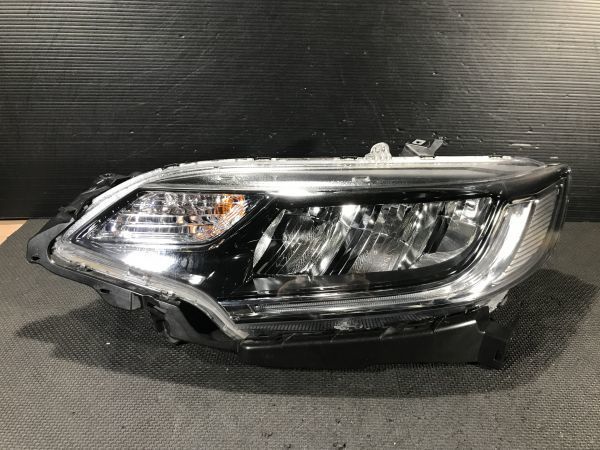 ★送料無料★35J045 フィット GK3/4/5/6 後期 LED 左ヘッドライト 印字N2_1