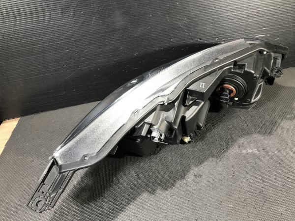 ★送料無料★33H023 ヴェゼル ハイブリッド RU3/4 LED 右ヘッドライト 印字11_6