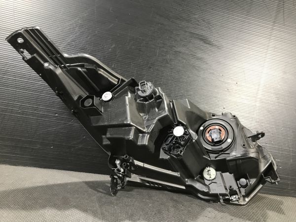 ★送料無料★33H023 ヴェゼル ハイブリッド RU3/4 LED 右ヘッドライト 印字11_7