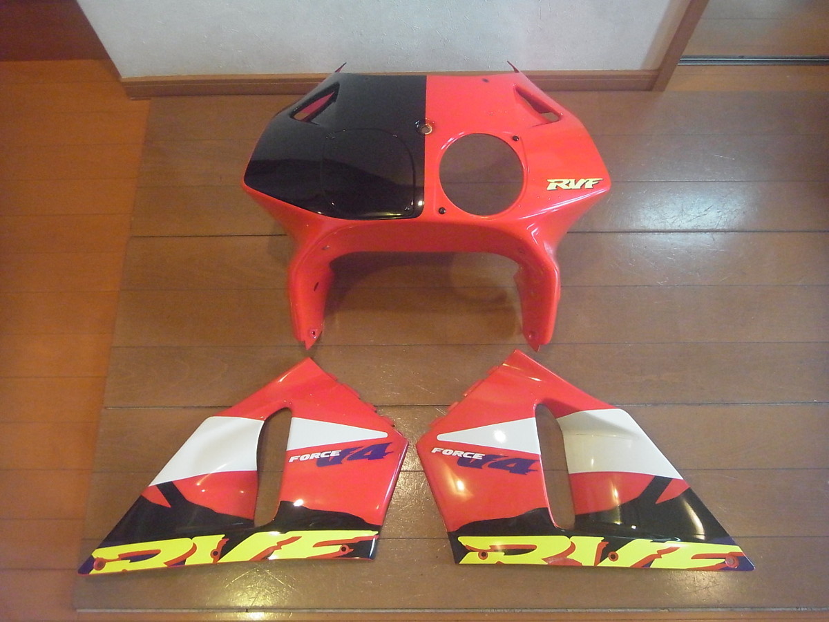 ▼ RVF400 (NC35) ▲ シルエットジャパンのアッパーカウルです！片目 耐久 ● ミドルカウル付♪